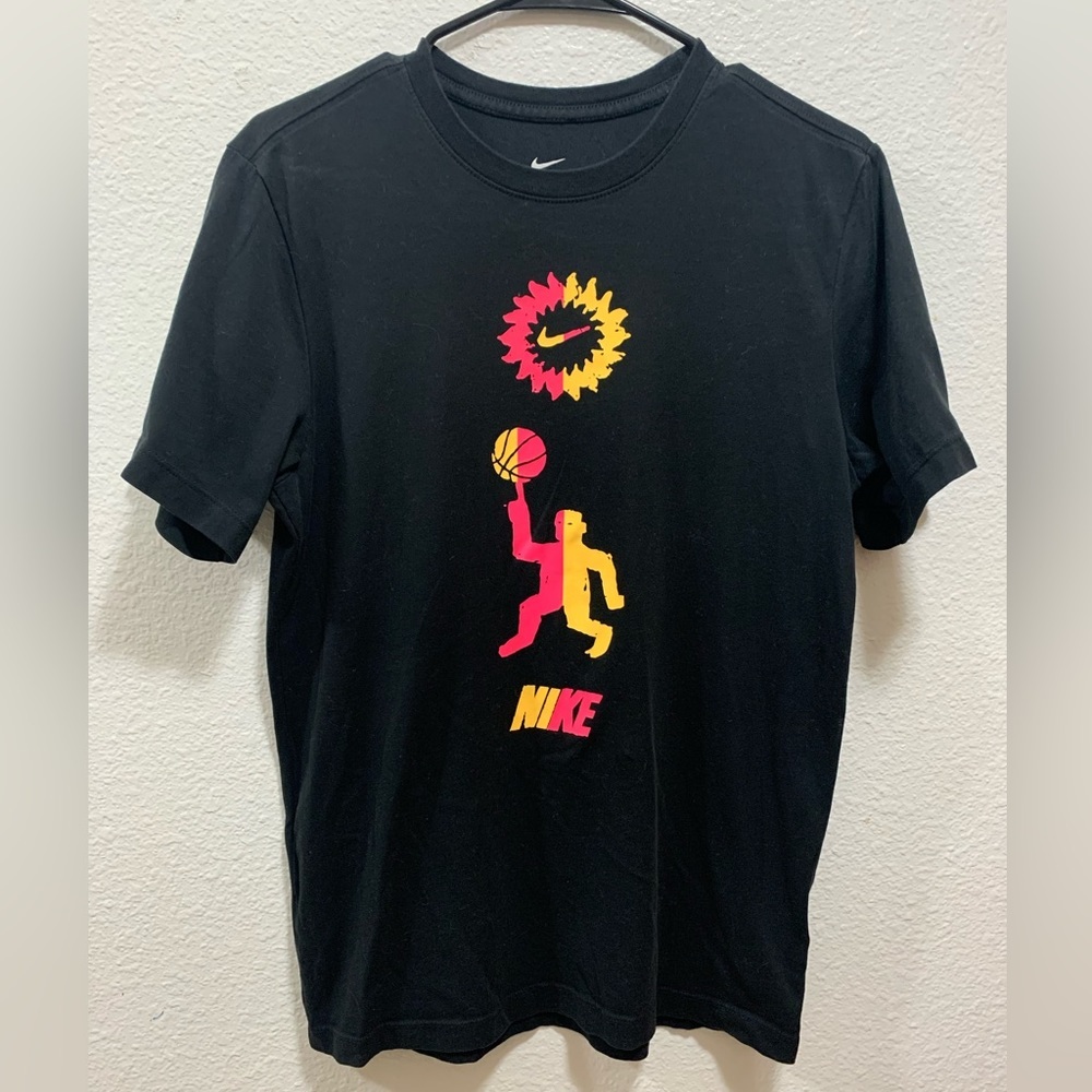 Nike tee basketball Dri Fit short sleeve unisex men’s graphic athletic shirt - Picture 4 of 4